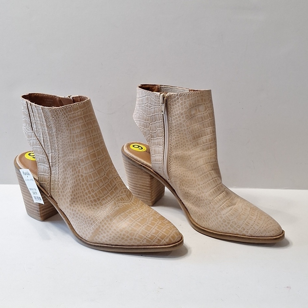 Lucky Brand NEW Cream Tan Shyna Mobwife Almond Toe Zip Block Heel Booties Size 9